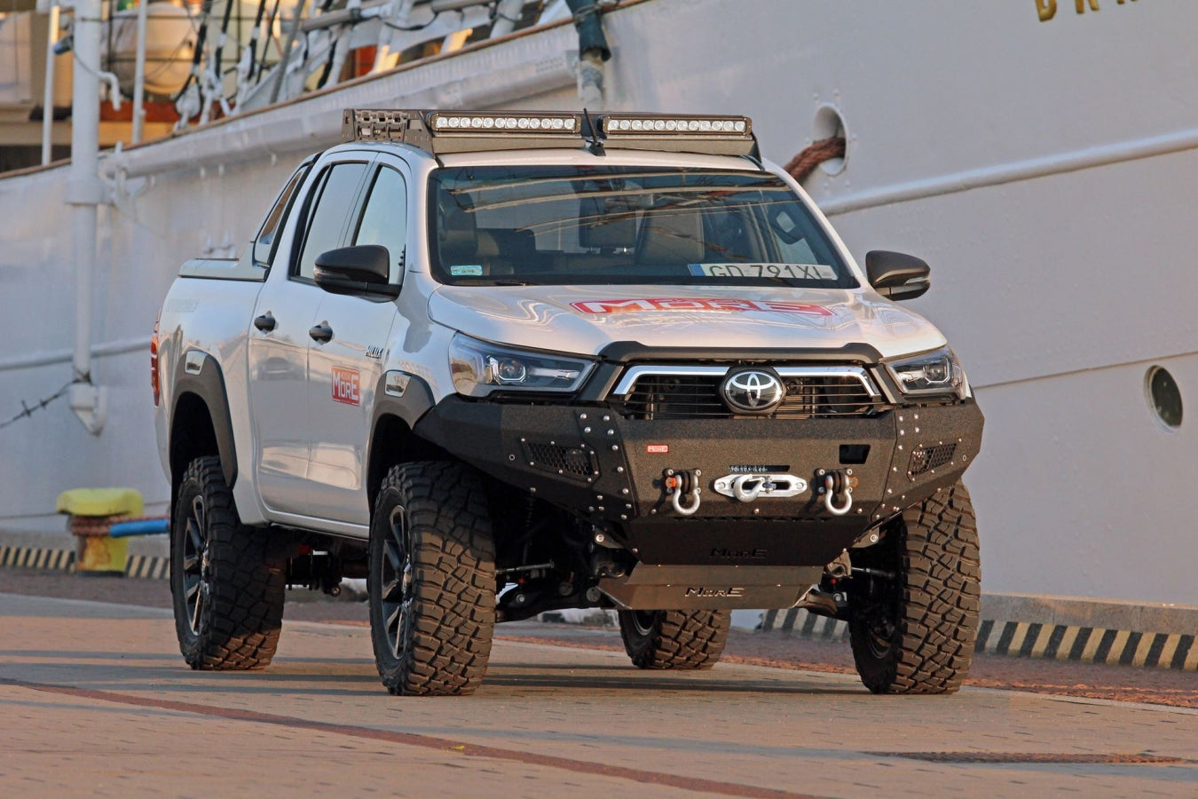 Winched bumper Toyota Hilux 8 REVO 2020+