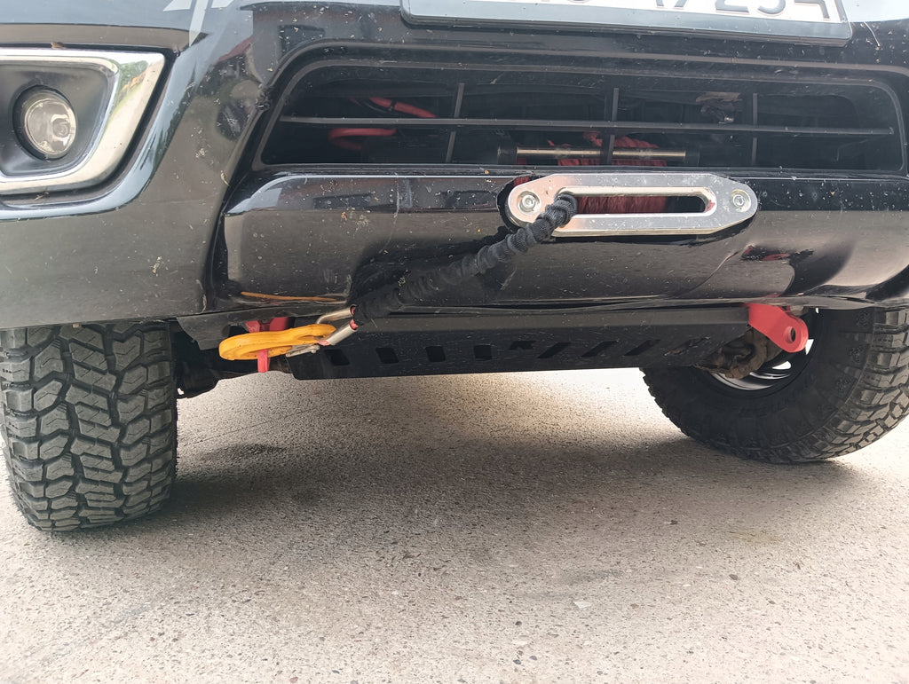 Montageplatte für Seilwinde Nissan Navara D23