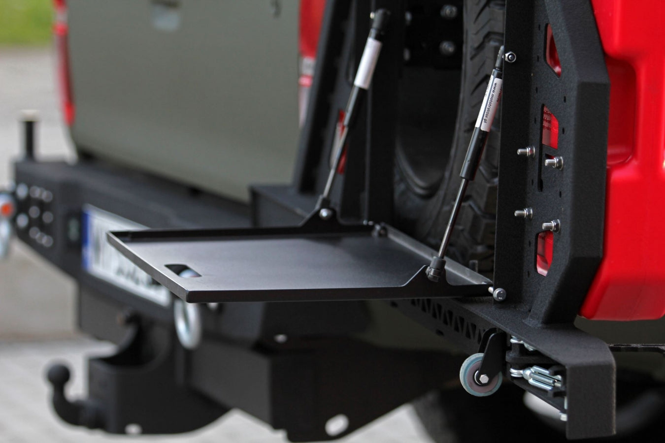 Spare Tire Carrier for MorE 4x4 Pick Up Bumpers