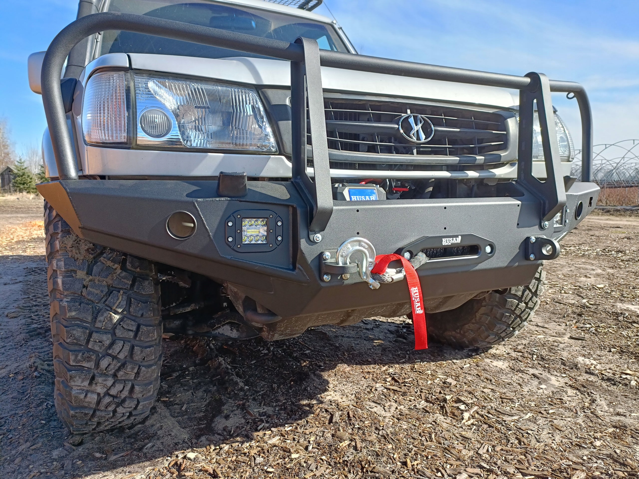 Seilwindenstoßstange mit Bullbar und Lampenschutzrohren Vorne Hyundai Galloper