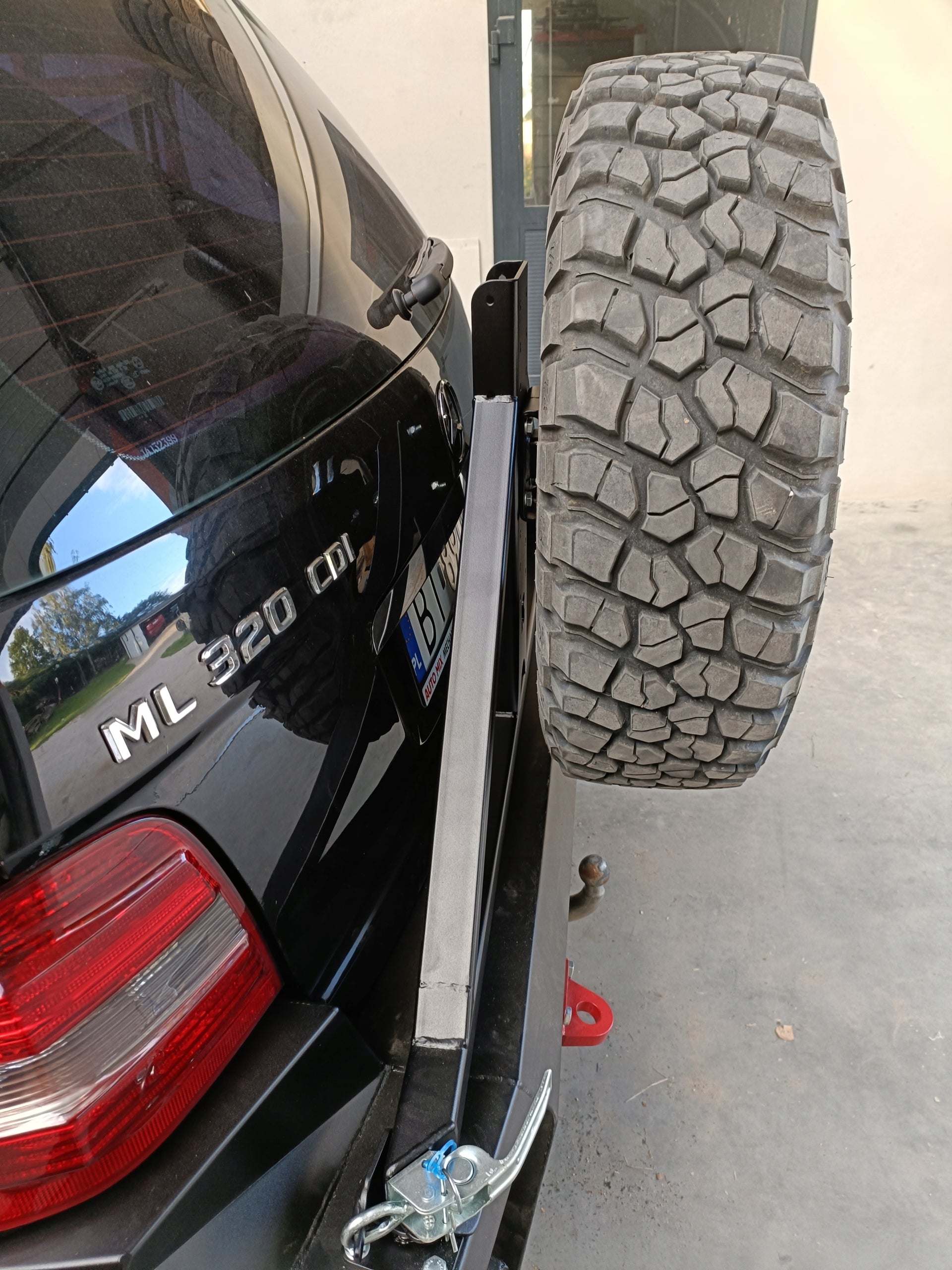 Spare Wheel Carrier - Mercedes ML W164 Steel Bumper