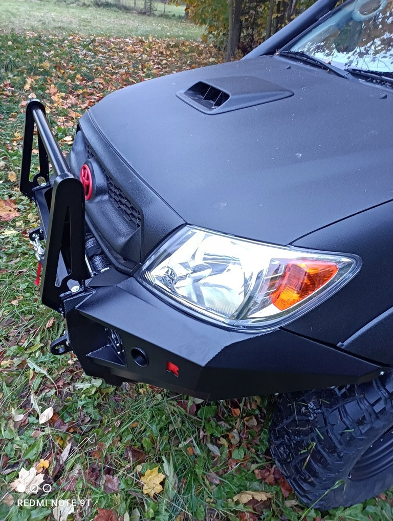 Seilwindenstoßstange mit Bullbar Toyota Hilux 7 N25/N2