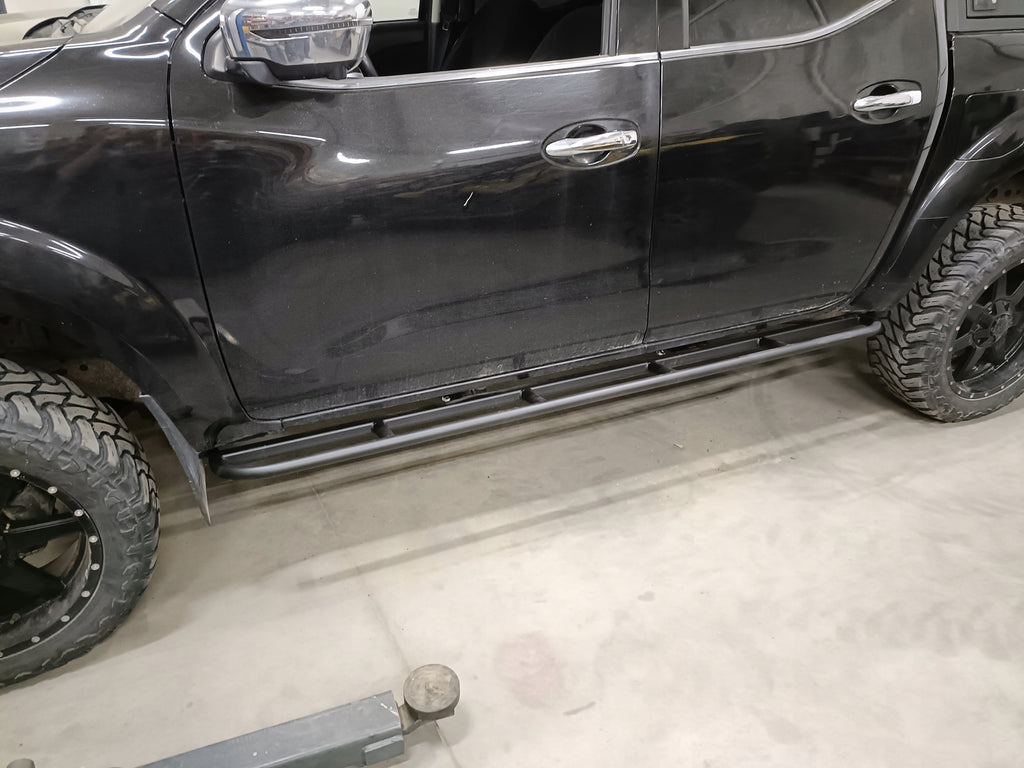 Rockslider Seitenschweller-Schutzrohre Nissan Navara D23