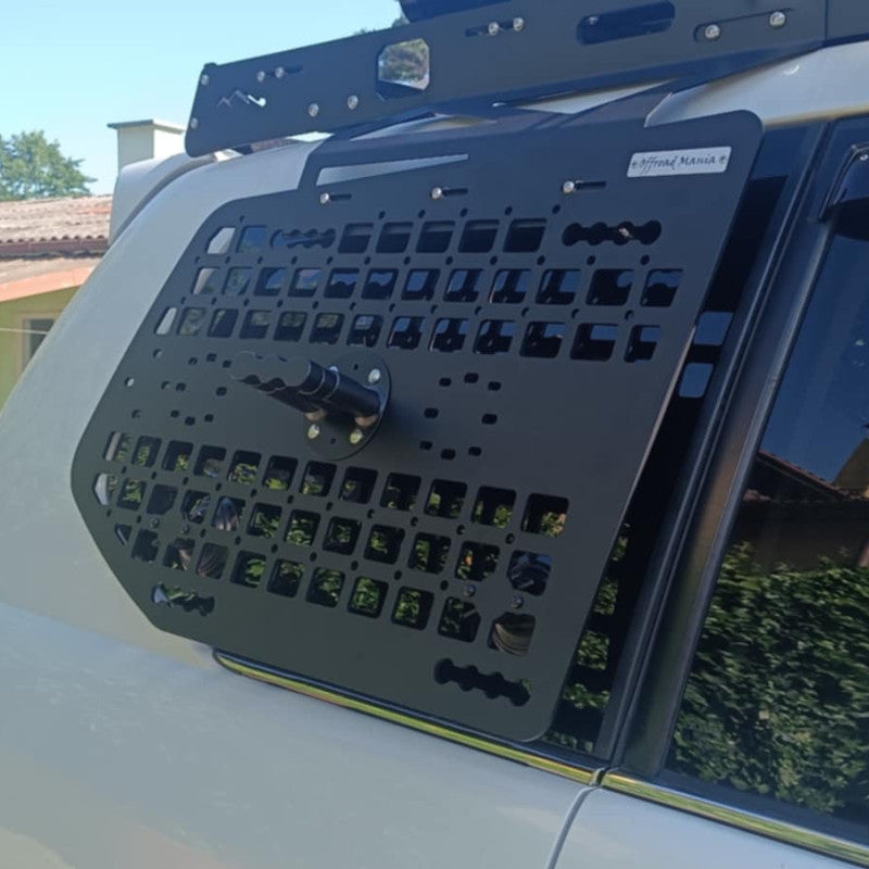 Detailansicht Exterior MOLLE-Panel Toyota Land Cruiser 120 und Lexus GX 470