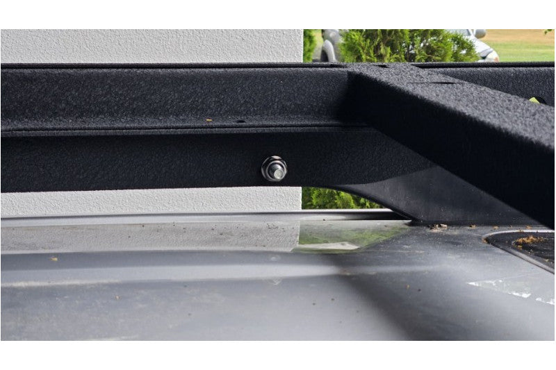 Dachträger-Plattformhalter Toyota Land Cruiser J120 mit Reling – Detailansicht 4