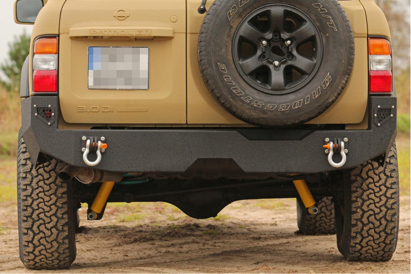 Stahl-Heckstoßstange Nissan Patrol Y61 – Detailansicht
